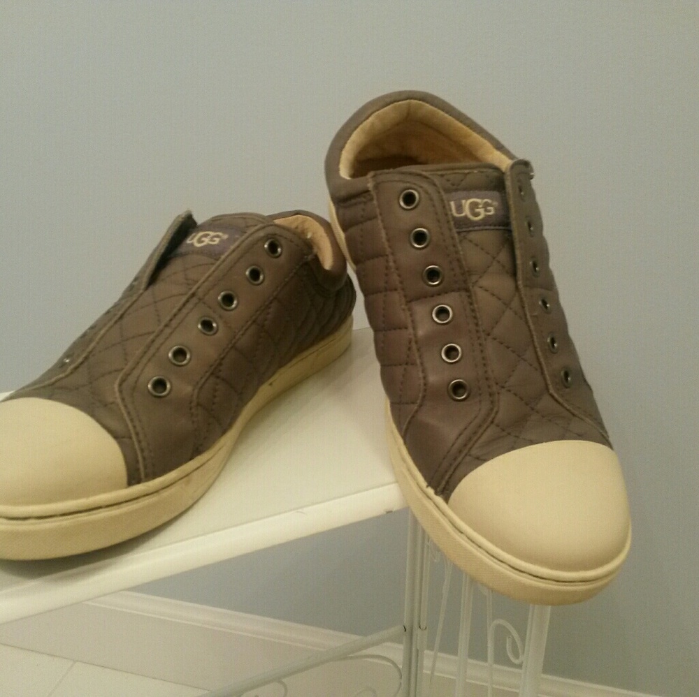 Ugg size 8.5 leather shoes
